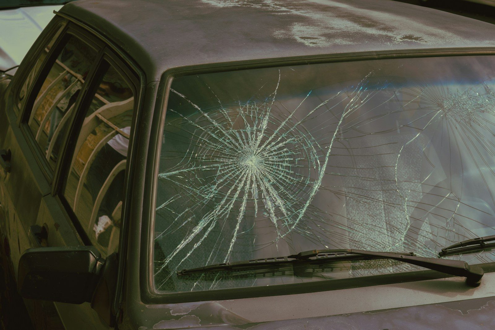 Windshield damage repair by United Auto Glass of Manteca